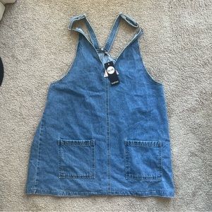 BooHoo: Mid Wash Plunge Front Denim Dress